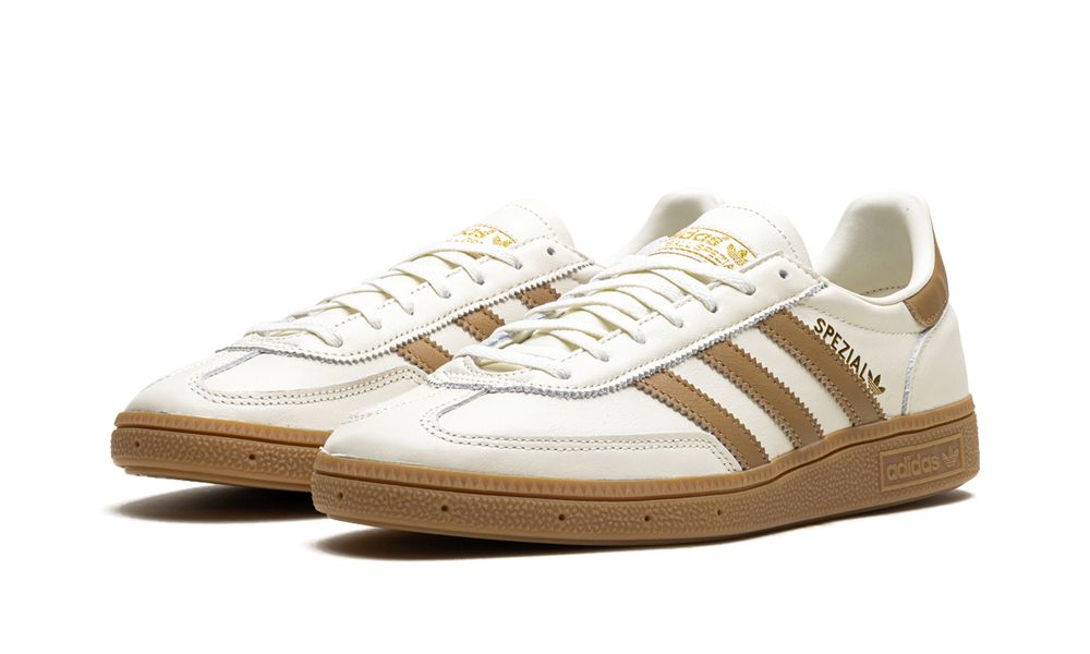 Parte da frente das sapatilhas Adidas Handball Spezial Off White