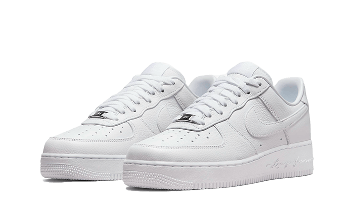 Parte da frente das sapatilhas Nike Air Force 1 Low NOCTA Drake Certified Lover Boy