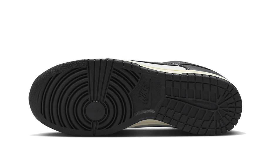 Sola das sapatilhas Nike Dunk Low Vintage Panda