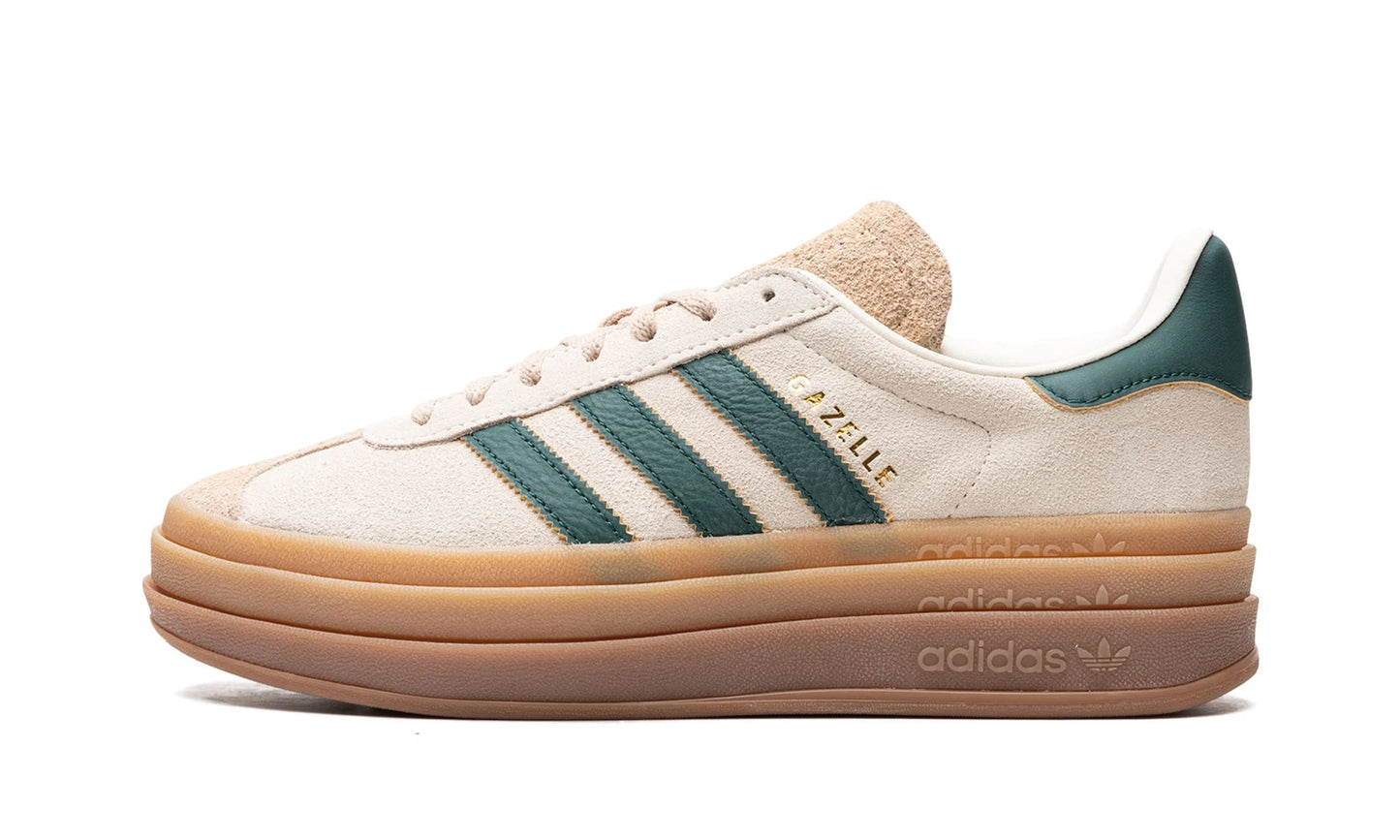 Lado esquerdo das sapatilhas Adidas Gazelle Bold Magic Beige Collegiate Green