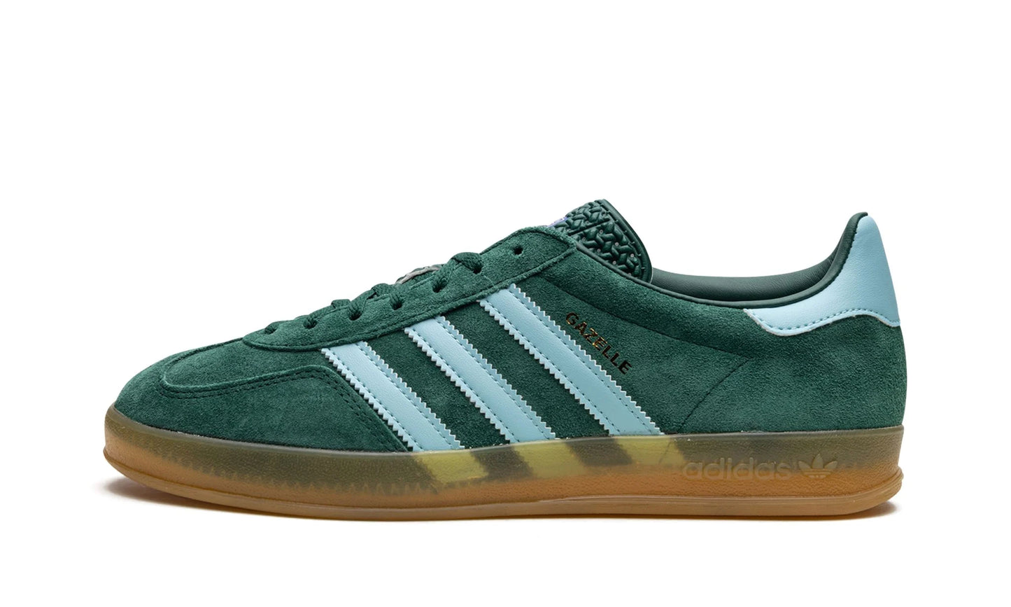 Lado esquerdo das sapatilhas Adidas Gazelle Indoor Collegiate Green