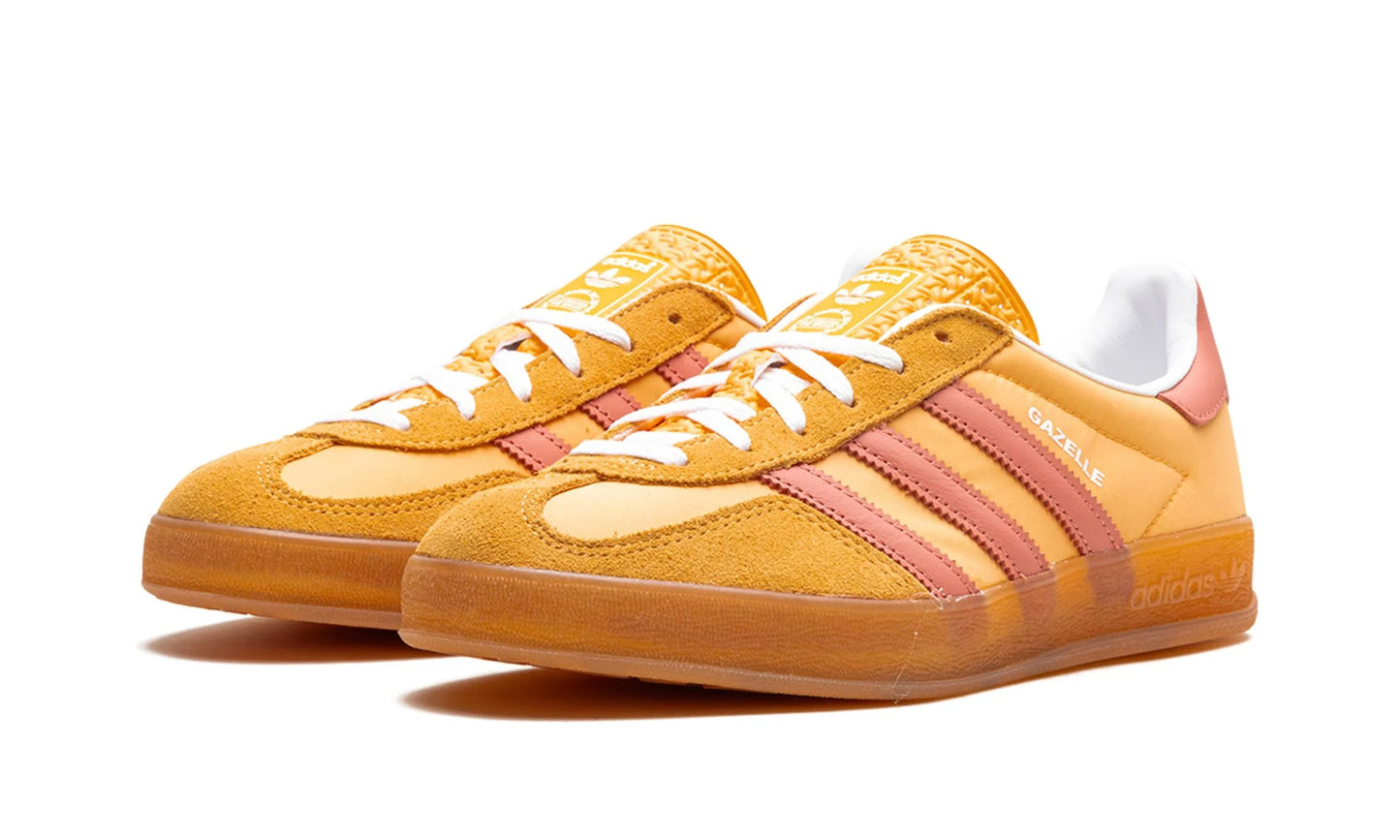 Parte da frente das sapatilhas Adidas Gazelle Indoor Semi Spark Clay