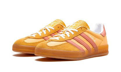 Parte da frente das sapatilhas Adidas Gazelle Indoor Semi Spark Clay