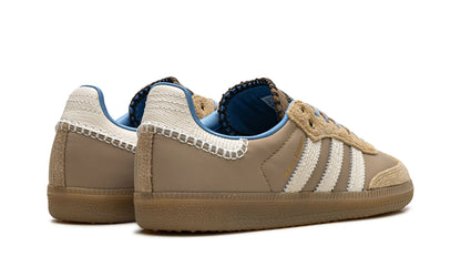 Parte de trás das sapatilhas Adidas Samba Nylon Wales Bonner Desert White