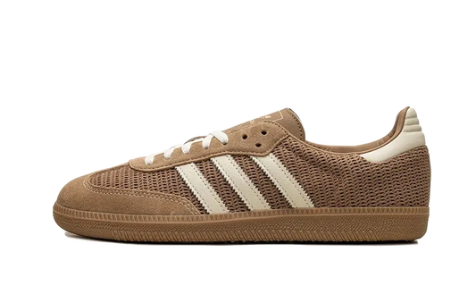 Lado esquerdo das sapatilhas Adidas Samba OG Cardboard