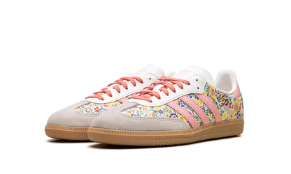 Parte da frente das sapatilhas Adidas Samba OG GS Liberty London Floral Embroidery