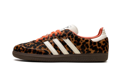 Lado esquerdo das sapatilhas Adidas Samba OG Preloved Red Leopard
