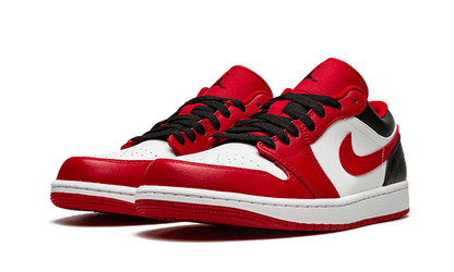 Parte da frente das sapatilhas Air Jordan 1 Low Bulls