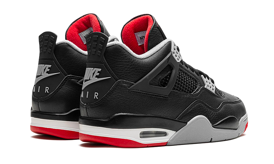 Parte de trás das sapatilhas Air Jordan 4 Retro Bred Reimagined