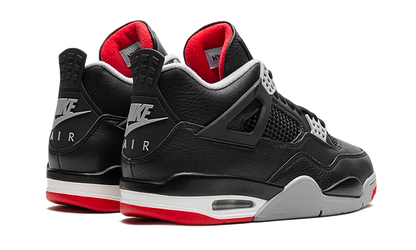 Parte de trás das sapatilhas Air Jordan 4 Retro Bred Reimagined