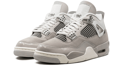 Parte da frente das sapatilhas Air Jordan 4 Retro Frozen Moments