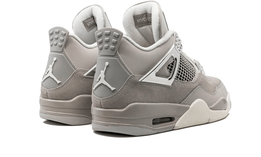 Parte de trás das sapatilhas Air Jordan 4 Retro Frozen Moments