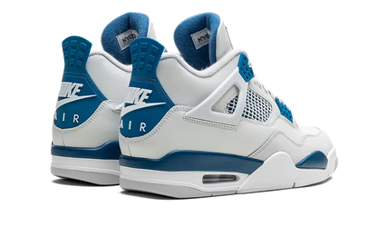 Parte de trás das sapatilhas Air Jordan 4 Retro Military Blue