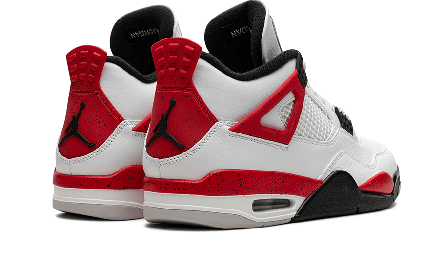 Parte de trás das sapatilhas Air Jordan 4 Retro Red Cement