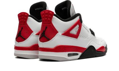 Parte de trás das sapatilhas Air Jordan 4 Retro Red Cement