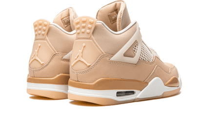 Parte de trás das sapatilhas Air Jordan 4 Retro Shimmer