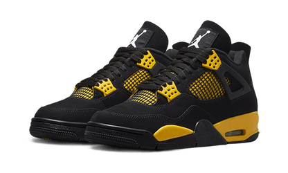 Parte da frente das sapatilhas Air Jordan 4 Retro Yellow Thunder