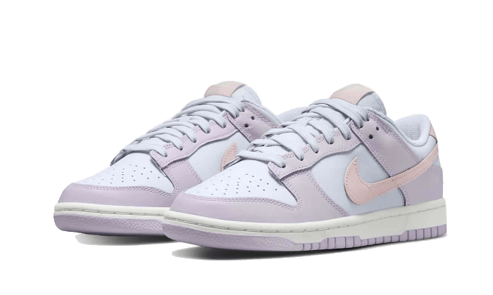 Parte da frente das sapatilhas Nike Dunk Low Easter