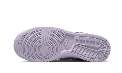 Sola das sapatilhas Nike Dunk Low Easter