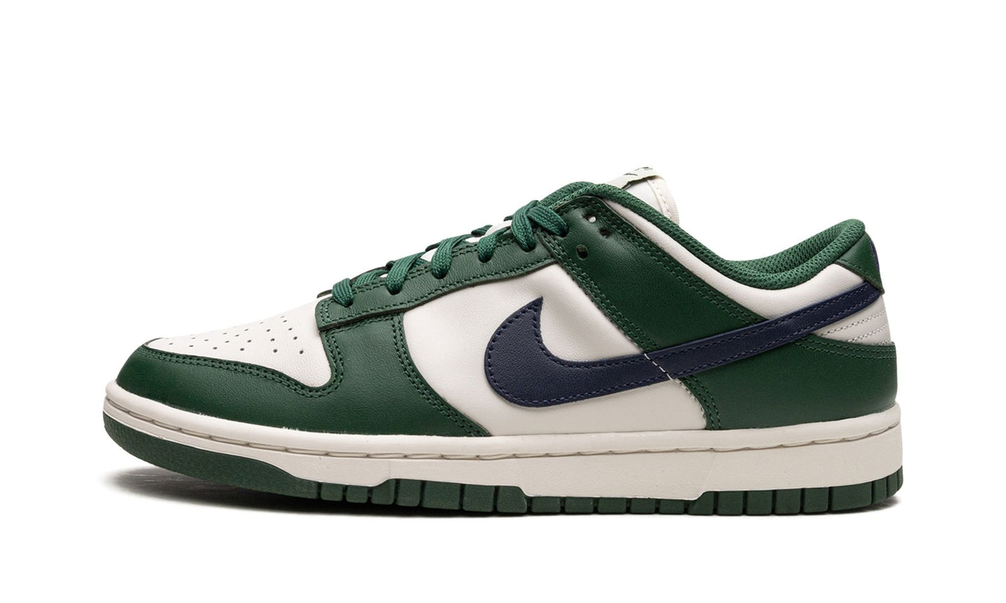 Lado esquerdo das sapatilhas Nike Dunk Low Gorge Green Midnight Navy