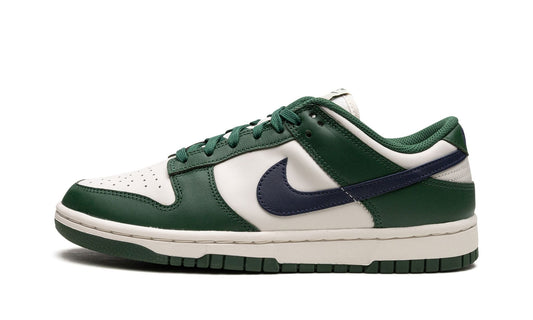 Lado esquerdo das sapatilhas Nike Dunk Low Gorge Green Midnight Navy