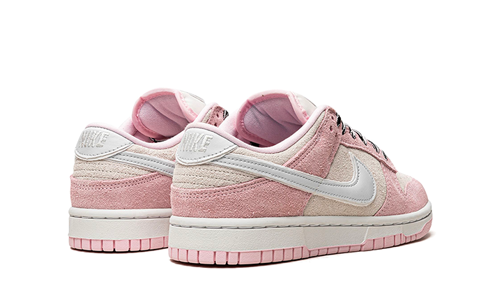 Parte de trás das sapatilhas Nike Dunk Low LX Pink Foam