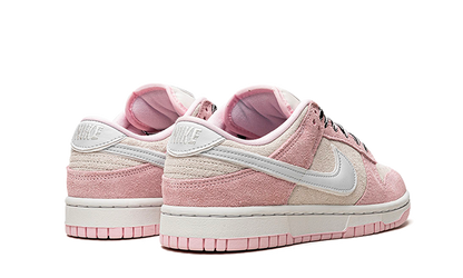 Parte de trás das sapatilhas Nike Dunk Low LX Pink Foam