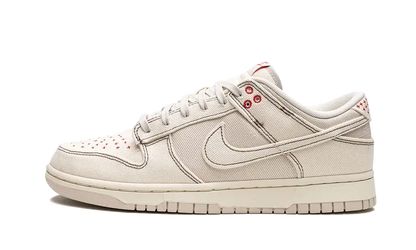 Lado esquerdo das sapatilhas Nike Dunk Low Sashiko Light Orewood Brown