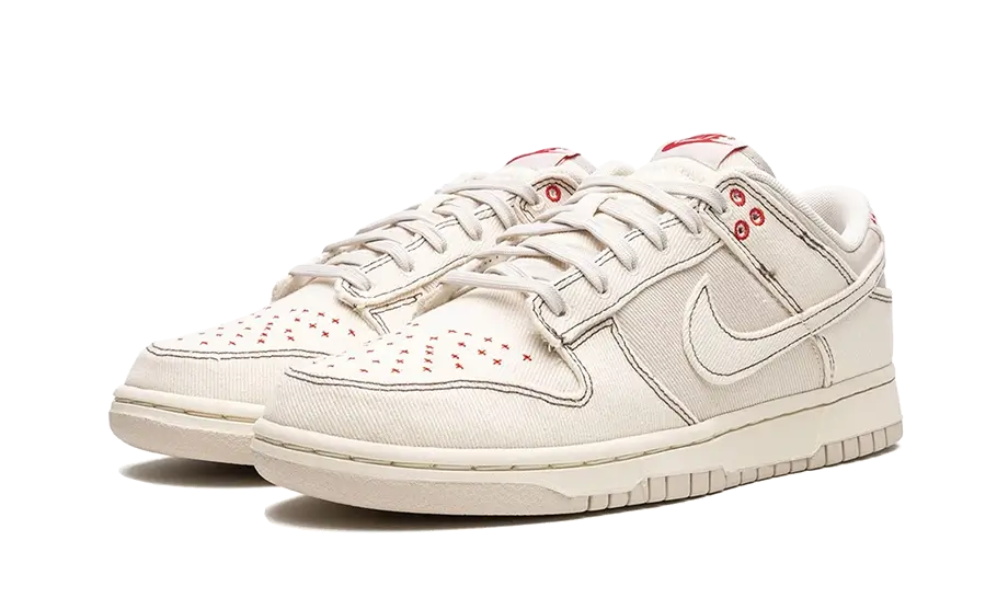 Parte da frente das sapatilhas Nike Dunk Low Sashiko Light Orewood Brown