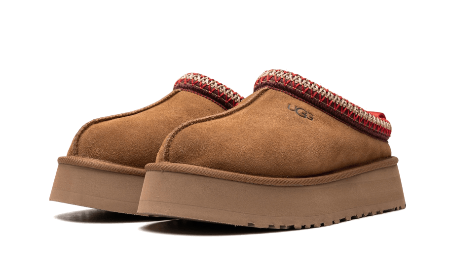 Parte da frente das Pantufas / Socas	UGG Tazz Slipper Chestnut